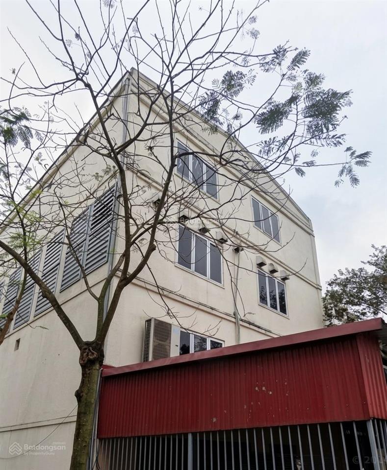 Cho thuê biệt thự việt hưng, 600m, lô góc 4 tầng thông sàn làm khách sạn, kho văn phòng cực đỉnh.