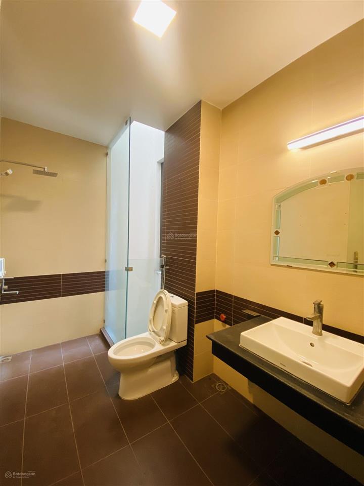 Cho thuê nhà mặt phố việt hưng, long biên 96m2 x 5 tầng thang máy mặt tiền 6m kinh doanh