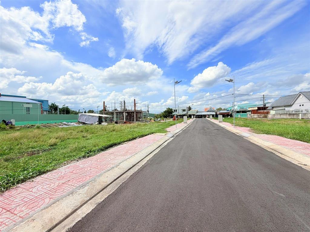 Nhà có việc, bán lô nền đẹp 108m2  3.5 tỷ  ưu đãi thêm 15%! sang tên sổ ngay. cho trả góp 1% 24t