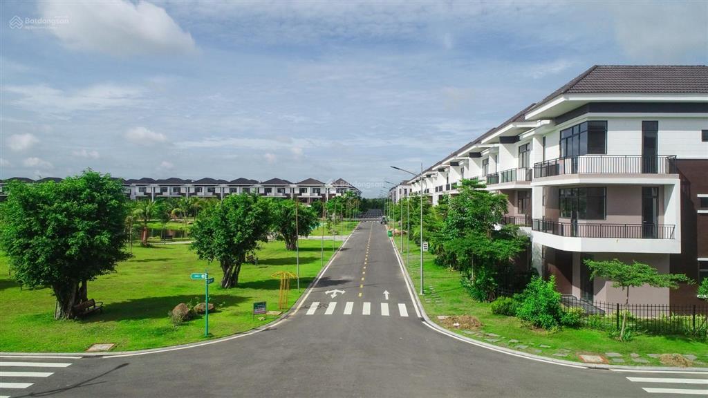 Giá 1,9 tỷ/căn 1 trệt 2 lầu. mua trực tiếp cđt trần anh. thanh toán nhiều đợt dễ thở. miễn pql
