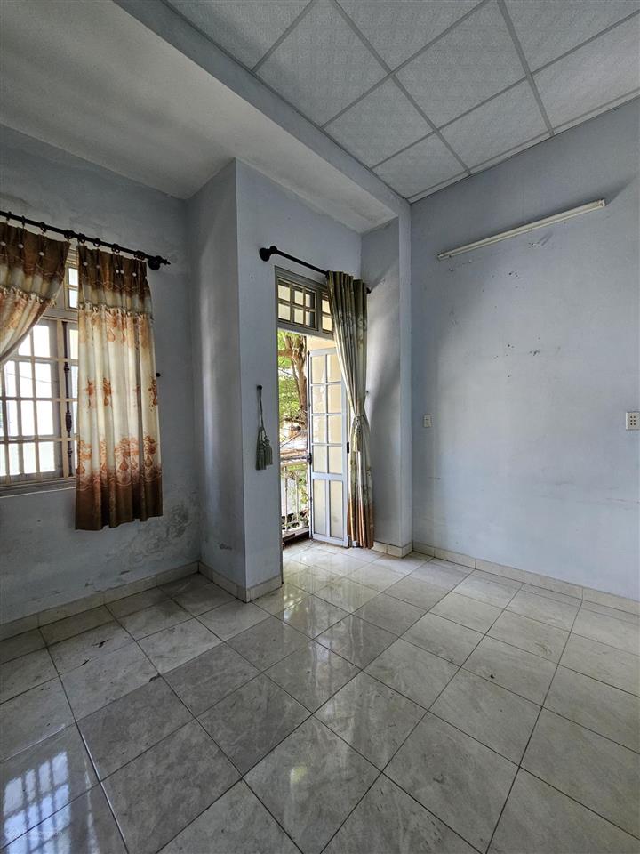 Gấp bán nhà 2 tầng trung tâm hòa cường vị trí đẹp, giá tốt