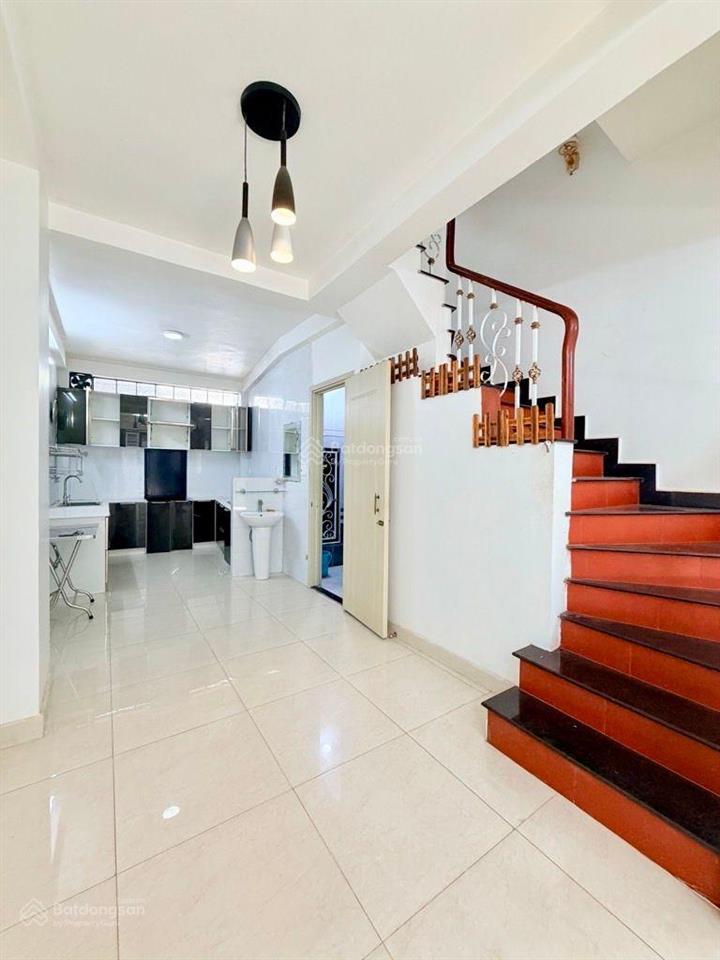 Nhà đẹp phan đình phùng  hơn 40m2  4 tầng btct  ngay ngã tư phú nhuận  chỉ 6.x tỷ