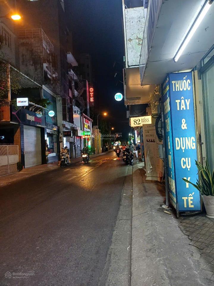 Nhà đẹp nguyễn văn trỗi  gần 30m2  3 tầng  5' sân bay  lô góc thoáng  nhĩnh 5tỷ  phú nhuận .