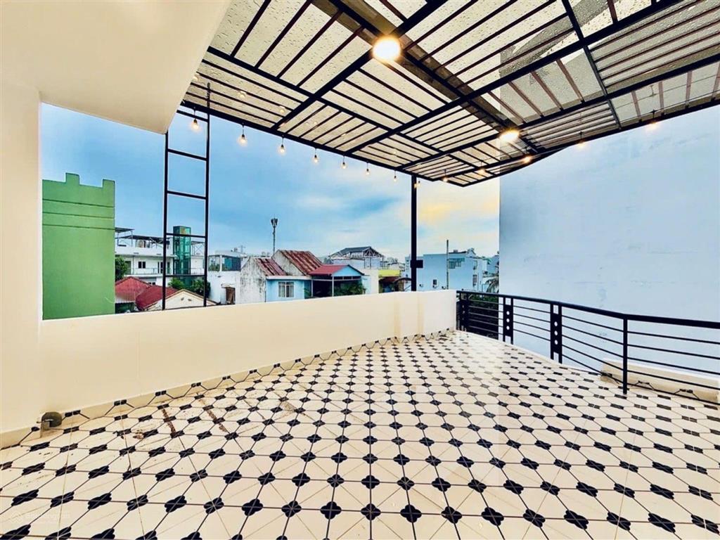 Nhà đẹp 1 căn ra mặt tiền nguyễn thượng hiền  gần chợ cây quéo  5 tầng btct  7pn  40tr/tháng.