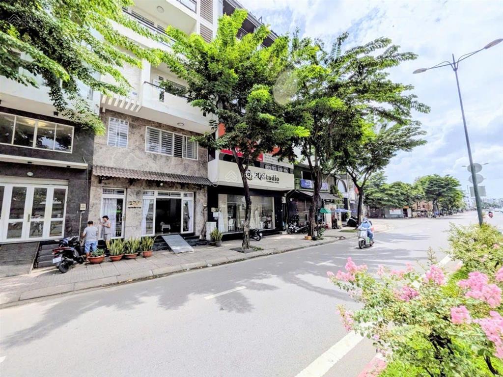 Nhà đẹp mặt tiền phạm văn đồng  6 tầng btct  5' sân bay  kd đa ngành  gò vấp  bớt lộc .