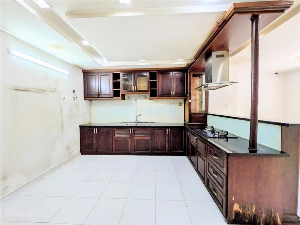 Nhà đẹp mặt tiền phạm văn đồng  6 tầng btct  5' sân bay  kd đa ngành  gò vấp  bớt lộc .