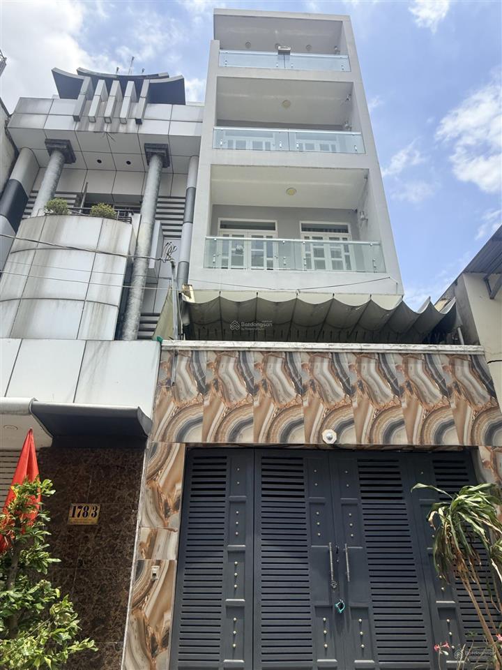 Nhà phố 5 tầng xe hơi đậu cửa trung tâm quận 7 chỉ 13.4 tỷ
