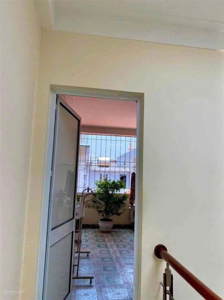 Bán nhà kim giang  hoàng mai 44m2 x 5 tầng, ngõ thông ô tô vf3 qua cửa, sát phố  giá 9.6 tỷ