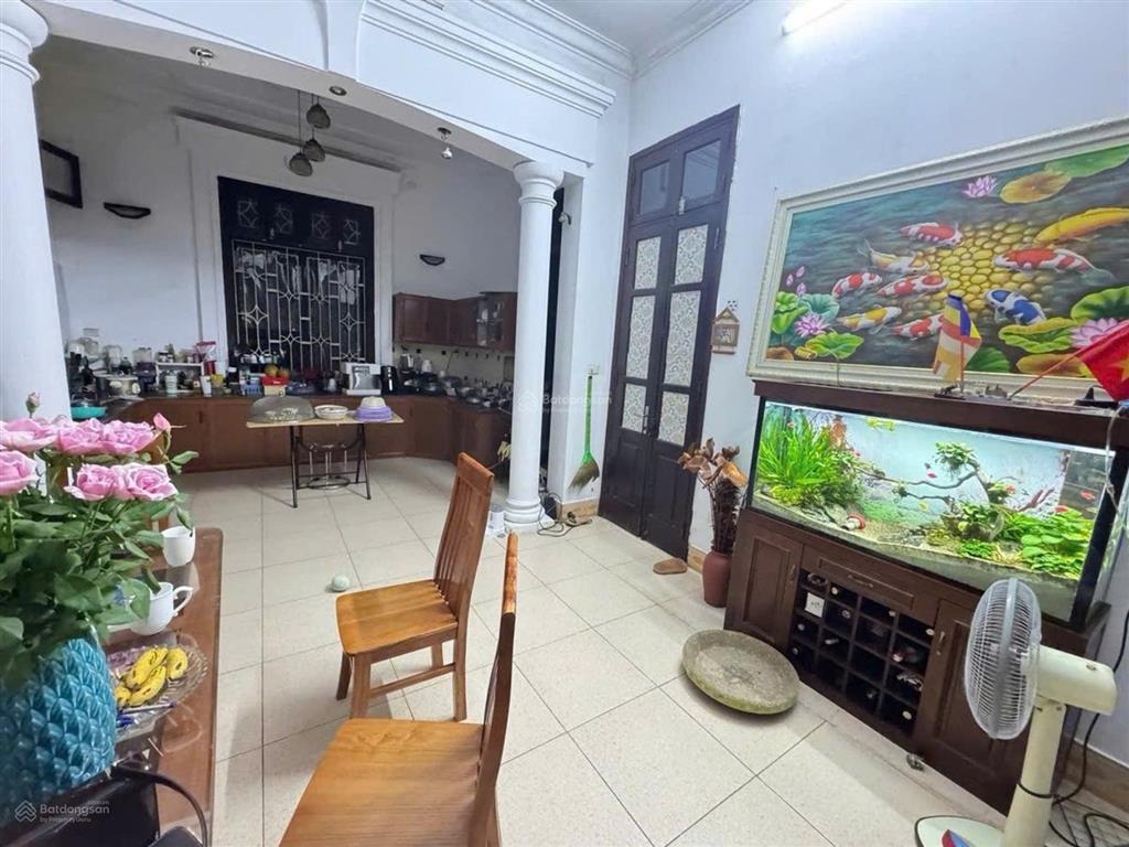 Siêu hàng rời trần đại nghĩa lõi hai bà trưngkhu bách kinh xâymặt tiền rộng  ô tô vào nhà120m2