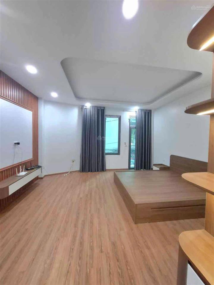 Lô góc 2 thoáng  thang máy mới kính koong  phố hoàng mai  42m² x 6 tầngchỉ 12.6 tỷ