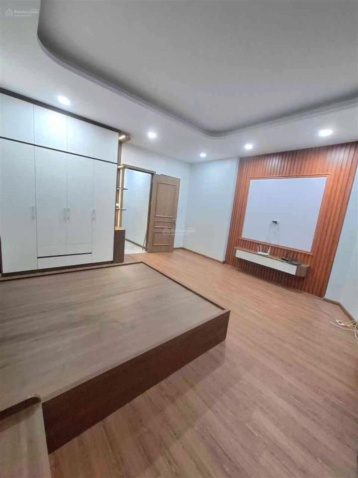 Lô góc 2 thoáng  thang máy mới kính koong  phố hoàng mai  42m² x 6 tầngchỉ 12.6 tỷ