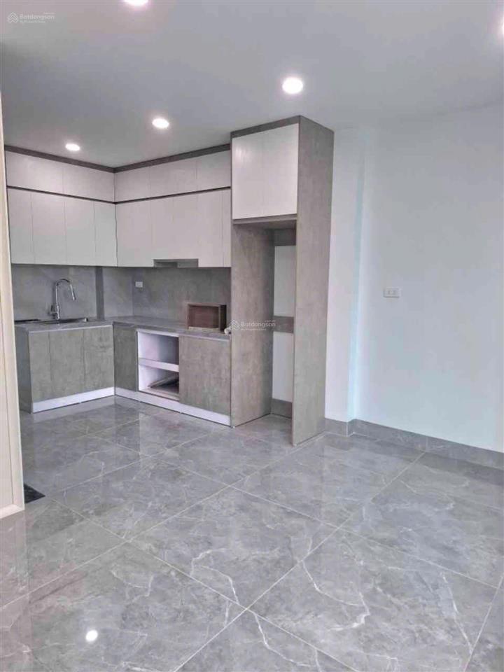 Lô góc 2 thoáng  thang máy mới kính koong  phố hoàng mai  42m² x 6 tầngchỉ 12.6 tỷ