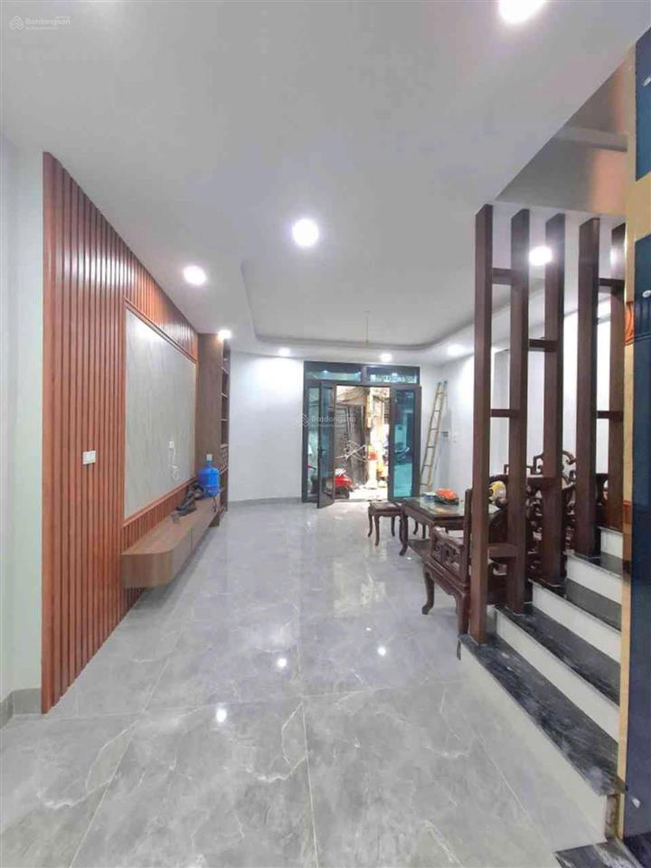 Lô góc 2 thoáng  thang máy mới kính koong  phố hoàng mai  42m² x 6 tầngchỉ 12.6 tỷ