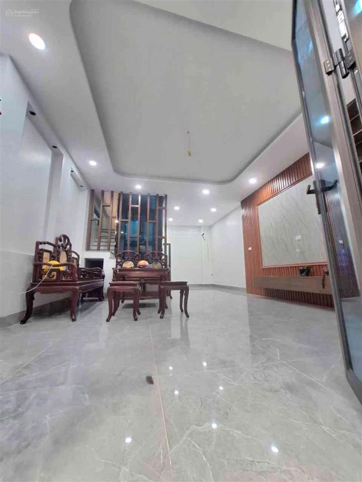 Lô góc 2 thoáng  thang máy mới kính koong  phố hoàng mai  42m² x 6 tầngchỉ 12.6 tỷ