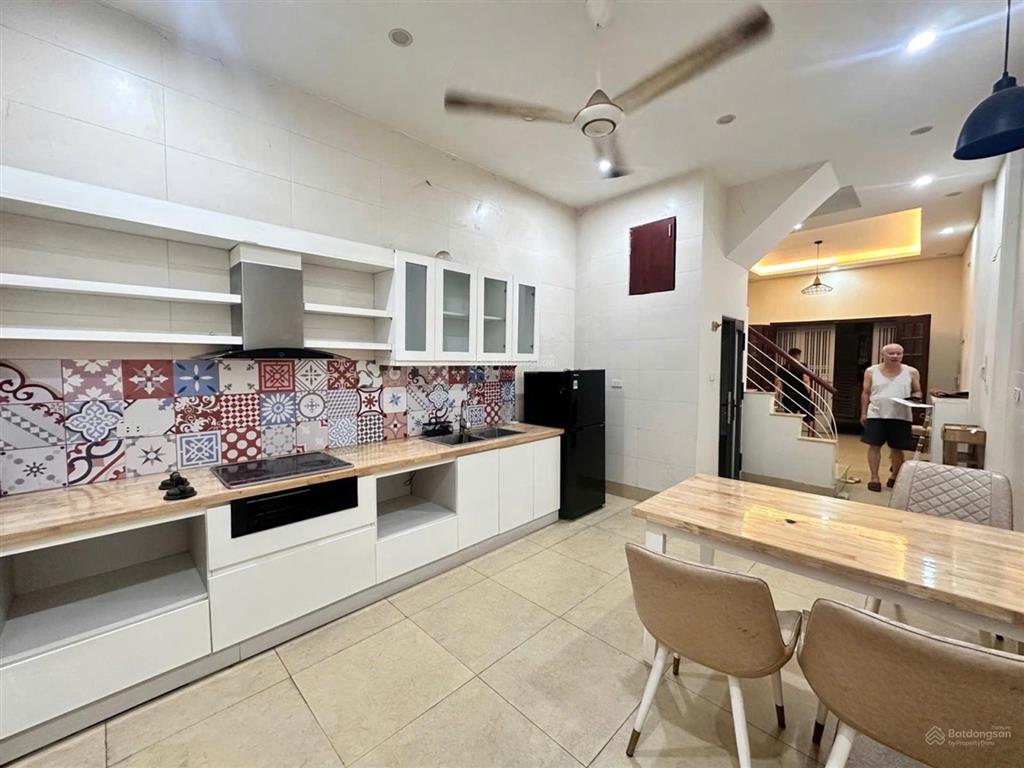 Bán nhà phân lô phan đình giót 40m2 4 tầng mt 3.5m giá 10.7 tỷ  ngõ ô tô  2 mặt thoáng