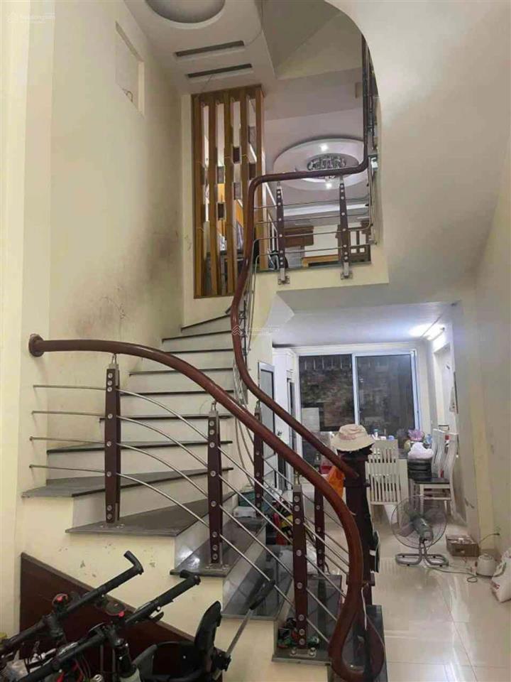 Bán nhà kim giang  hoàng mai 44m2 x 5 tầng, ngõ thông ô tô vf3 qua cửa, sát phố  giá 9.6 tỷ