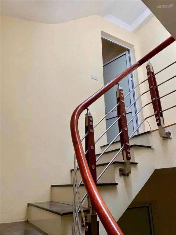 Bán nhà kim giang  hoàng mai 44m2 x 5 tầng, ngõ thông ô tô vf3 qua cửa, sát phố  giá 9.6 tỷ
