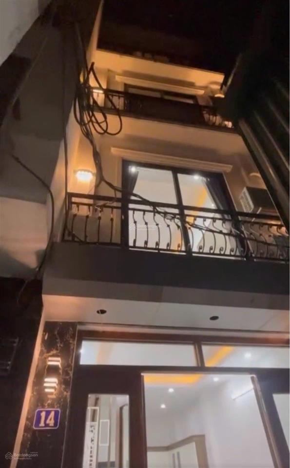 Lõi đống đa  sát đại học y hà nội  nhà mới 5 tầng ở ngay  23m2 mt 3.4m  6 tỷ