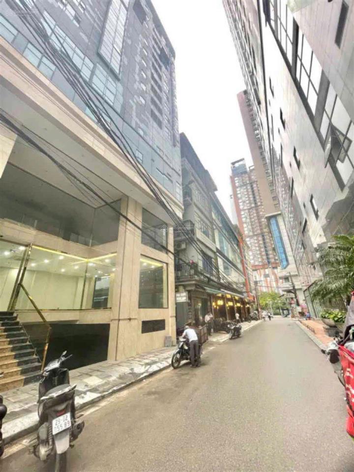 Bán tòa nhà văn phòng phố lê văn lương 105m² 10 tầng lô góc  dòng tiền 1.8tỷ/năm