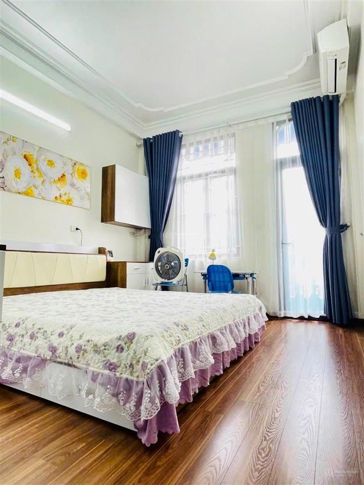Bán nhà đại từ  sát hồ linh đàm, 30m2 x 5 tầng, nhà đẹp ở ngay  7 tỷ