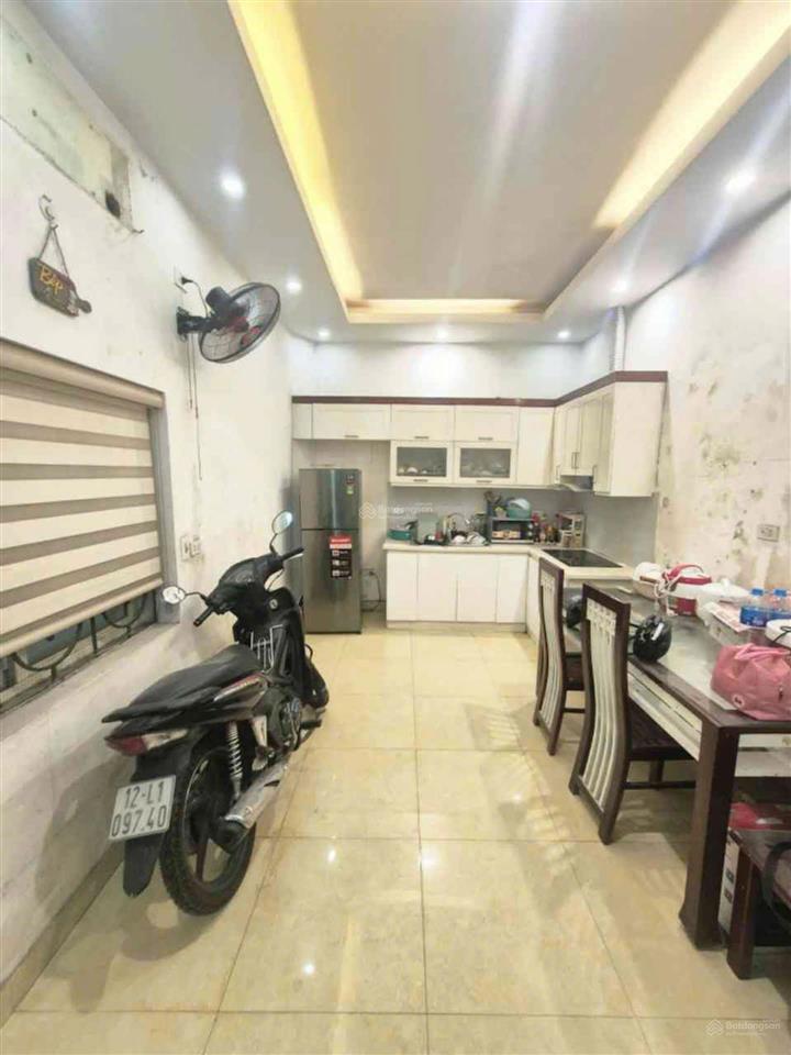 Bán nhà lô góc giảng võ ba đình 38m2 4 tầng 5pn giá 9.2 tỷ, dòng tiền tốt