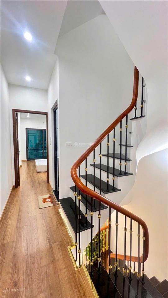 Bán nhà khương trung thanh xuân 40m2 x 5 tầng  2 thoáng  sát vành đai
