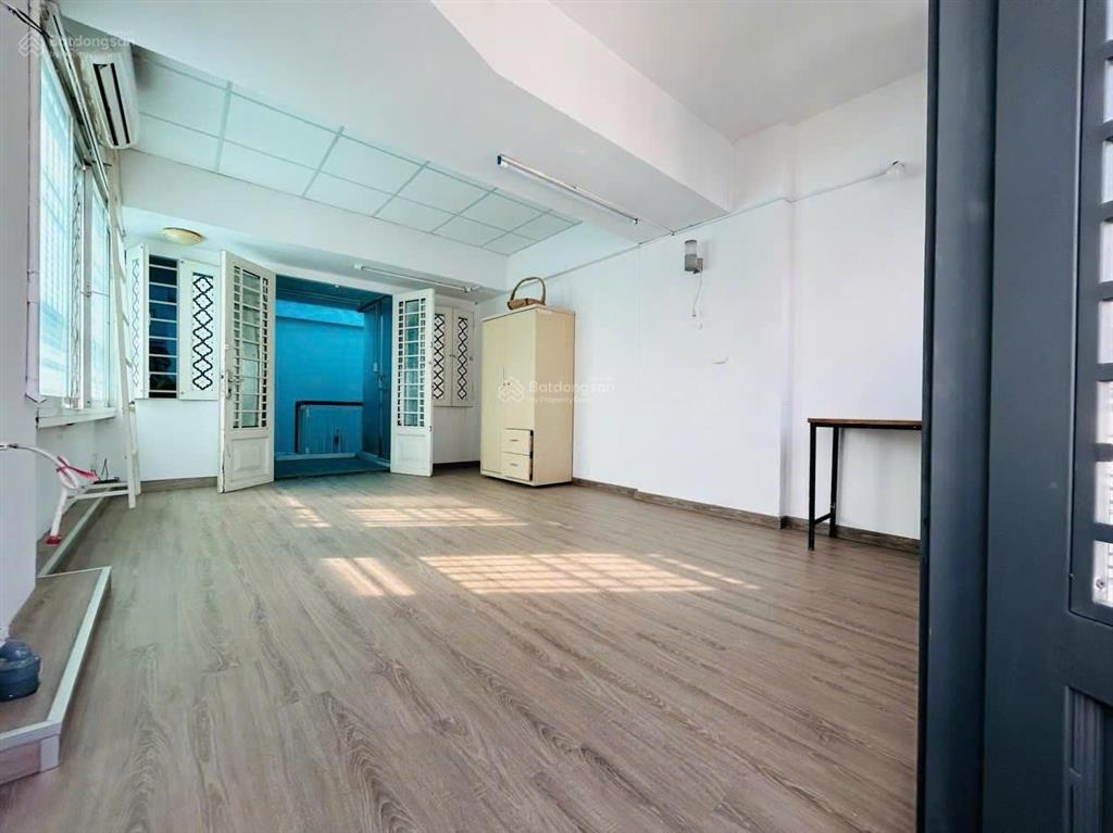 Vip lê văn sỹ phú nhuận, cạnh mặt tiền, dt 30m2 (3.9x7.5) 5 tầng 4pn 4wc, sổ a4 đẹp, chỉ 9,2 tỷ