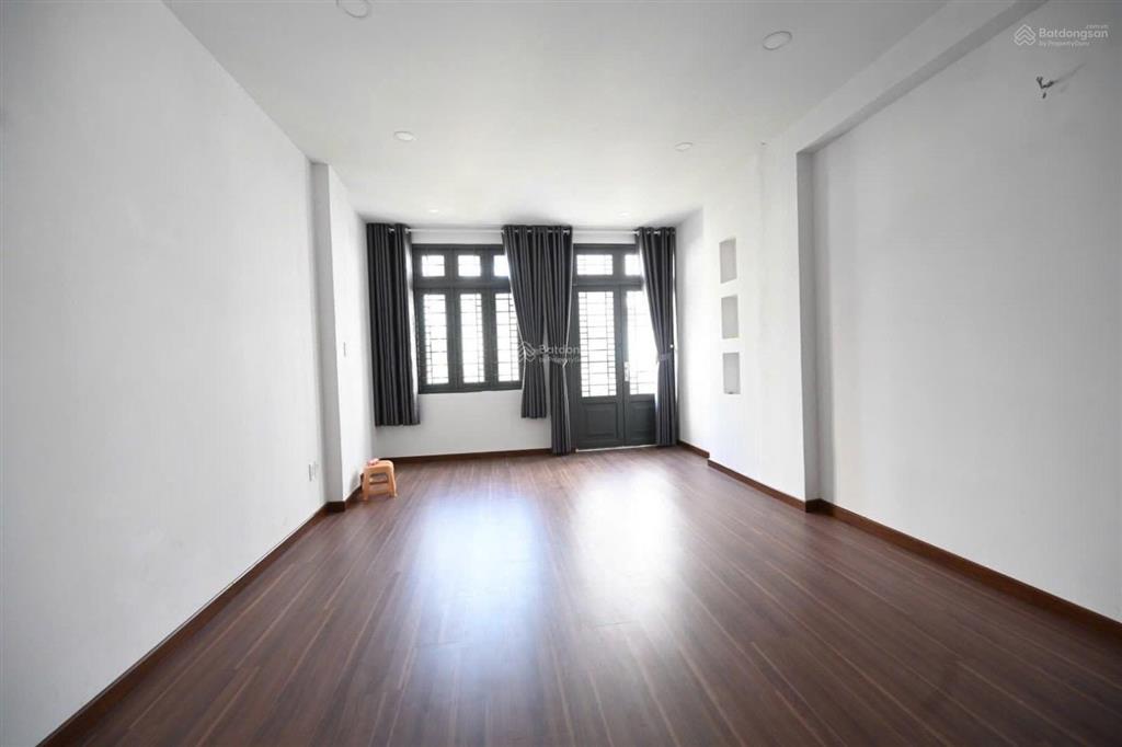 Vip lê văn sỹ phú nhuận, cạnh mặt tiền, dt 30m2 (3.9x7.5) 5 tầng 4pn 4wc, sổ a4 đẹp, chỉ 9,2 tỷ