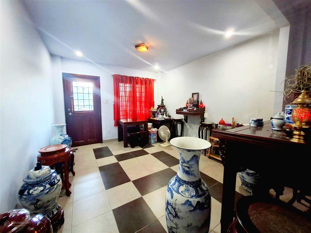 Mặt tiền huỳnh văn bánh phú nhuận 63m 4 tầng chỉ 20.9 tỷ (thương lượng tốt)