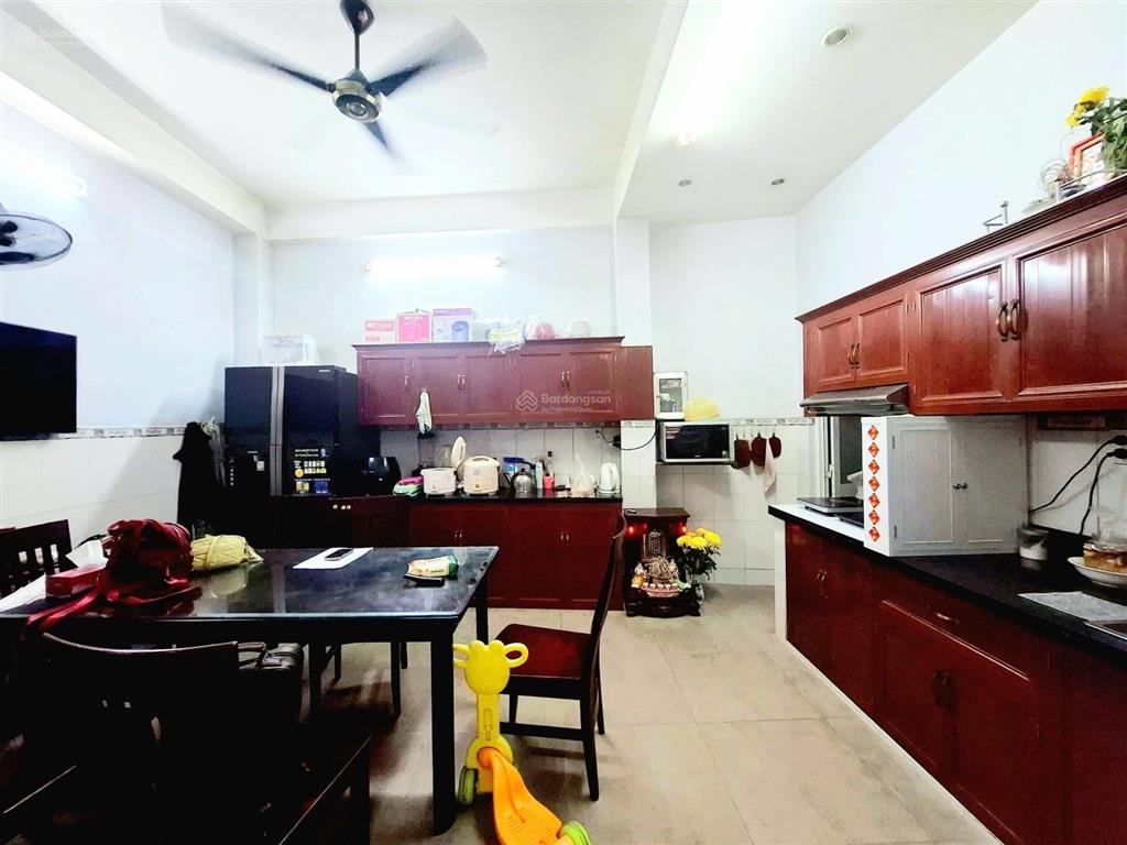 Mặt tiền huỳnh văn bánh phú nhuận 63m 4 tầng chỉ 20.9 tỷ (thương lượng tốt)
