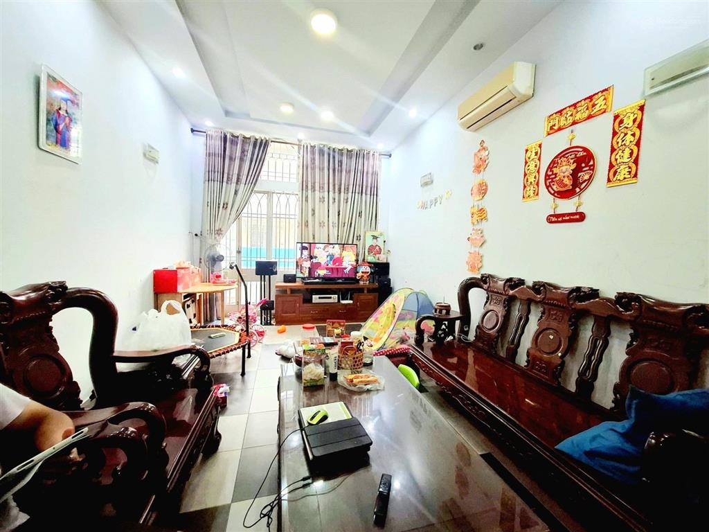 Mặt tiền huỳnh văn bánh phú nhuận 63m 4 tầng chỉ 20.9 tỷ (thương lượng tốt)