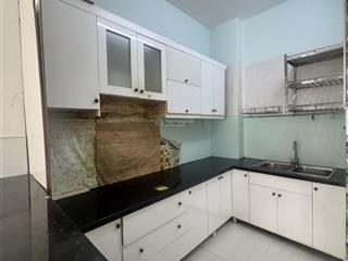Nhà đẹp huỳnh văn bánh 5 tầng kiên cố  30m2  giá chỉ 6,35 tỷ