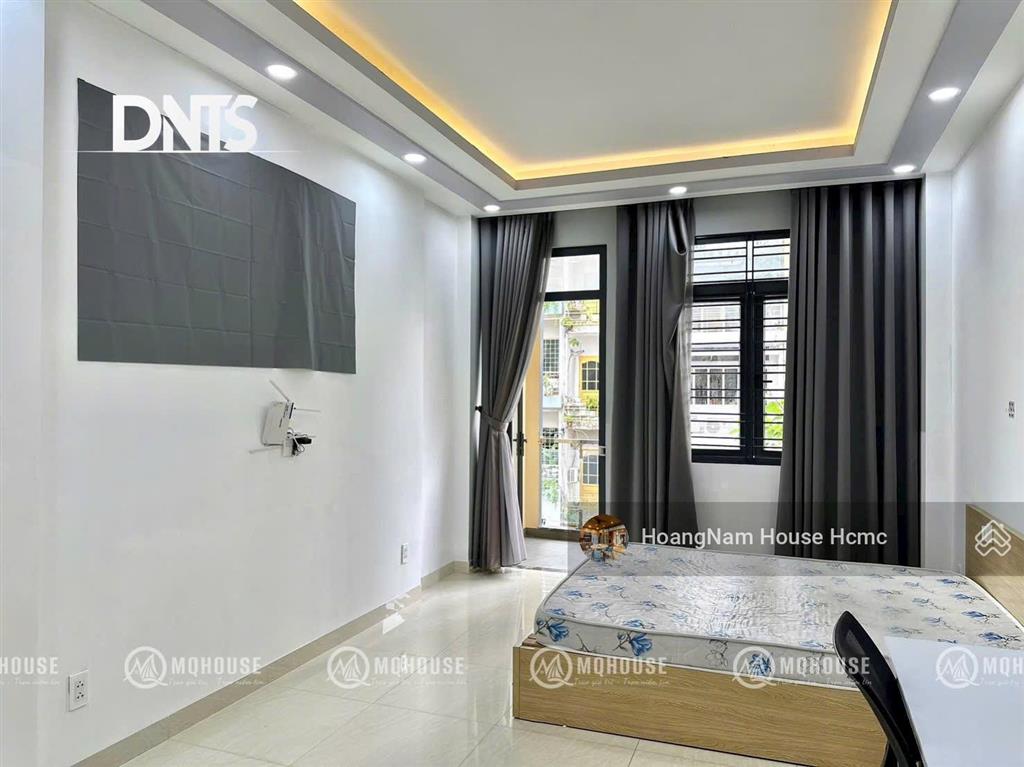 Căn hộ studio ban công  thang máy  ngay chợ tân định  cầu bông  đh kinh tế ueh isb  bờ kè hs