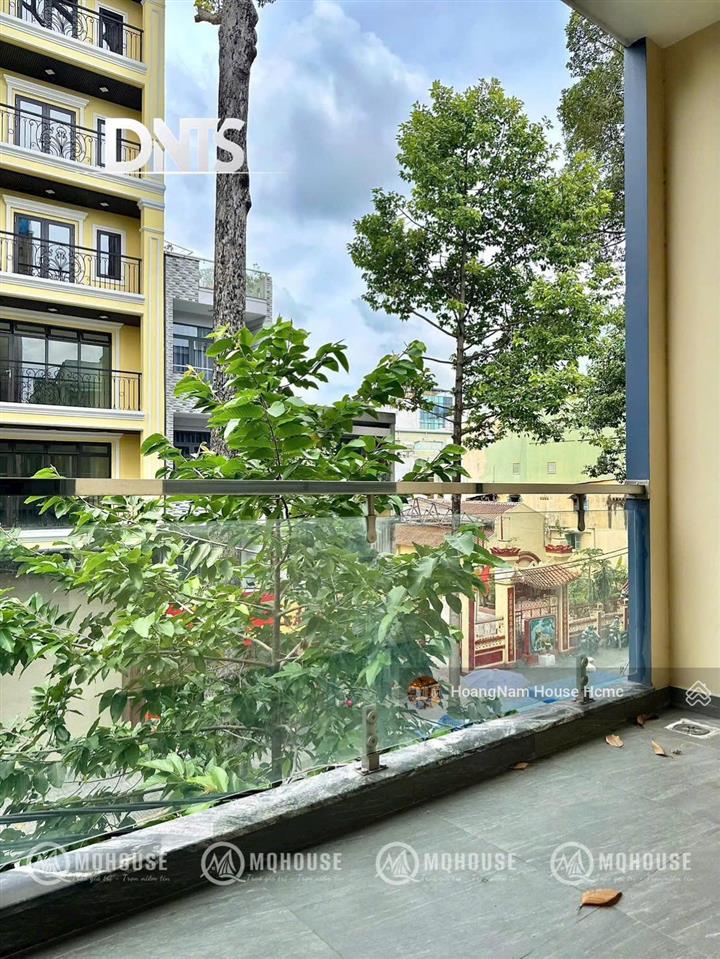 Căn hộ studio ban công  thang máy  ngay chợ tân định  cầu bông  đh kinh tế ueh isb  bờ kè hs