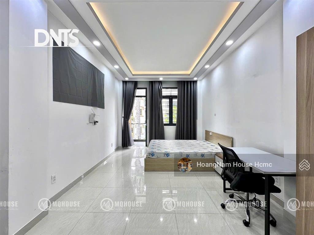 Căn hộ studio ban công  thang máy  ngay chợ tân định  cầu bông  đh kinh tế ueh isb  bờ kè hs