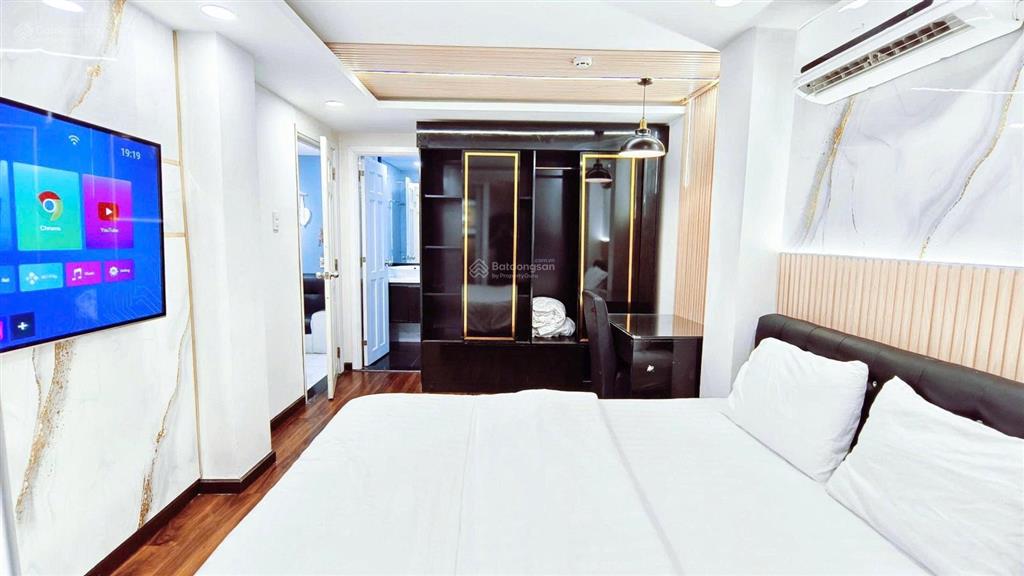 Ch 1pn, 45m2, hồ bơi, dọn phòng, giặt riêng, tm, bảo vệ, ngay bờ kè trường sa, cầu công lý q3, q1