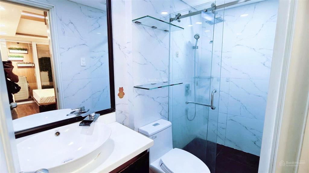 Ch 1pn, 45m2, hồ bơi, dọn phòng, giặt riêng, tm, bảo vệ, ngay bờ kè trường sa, cầu công lý q3, q1