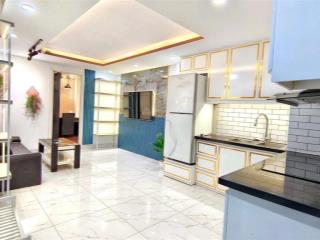 Ch 1pn, 45m2, hồ bơi, dọn phòng, giặt riêng, tm, bảo vệ, ngay bờ kè trường sa, cầu công lý q3, q1