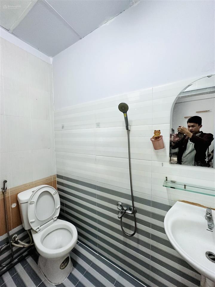 Duplex ngăn bếp 2pn riêng  cửa sổ thoáng gió  ngay khu ẩm thực phan xích long  bờ kè trường sa