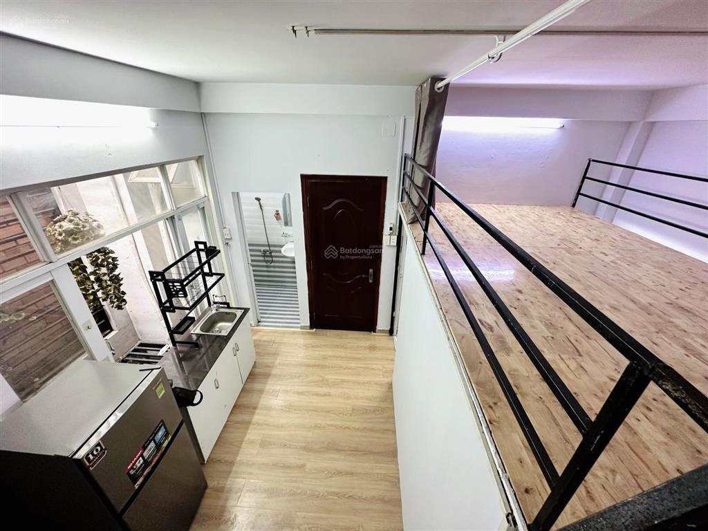 Duplex ngăn bếp 2pn riêng  cửa sổ thoáng gió  ngay khu ẩm thực phan xích long  bờ kè trường sa