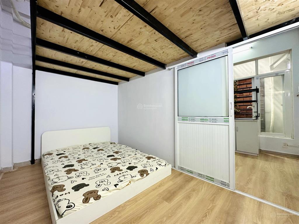 Duplex ngăn bếp 2pn riêng  cửa sổ thoáng gió  ngay khu ẩm thực phan xích long  bờ kè trường sa