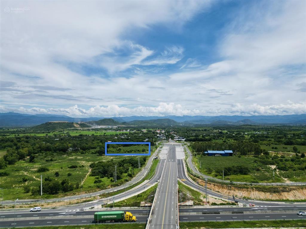 Ở xa cần bán 8800m2 ngay nút giao cao tốc và ql28b ( hướng đà lạt  bình thuận )