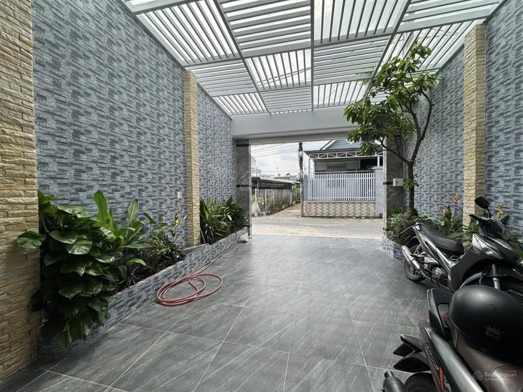 Nhà hẻm ô tô tải 10m kd, phan văn hớn, hóc môn, 115m2 (5mx23m), 3 tầng, 3pn, sân thượng, giá 7 tỷ