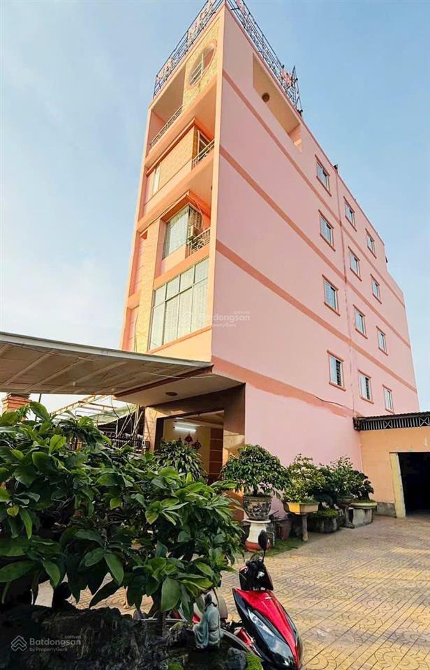 Mt võ thị hồi, nhà nghỉ 140m2, 5 tầng, 15 p, 15wc giá rẻ 9,9 tỷ, thu nhập 100 triệu