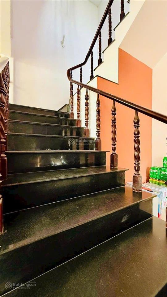 Mt võ thị hồi, nhà nghỉ 140m2, 5 tầng, 15 p, 15wc giá rẻ 9,9 tỷ, thu nhập 100 triệu