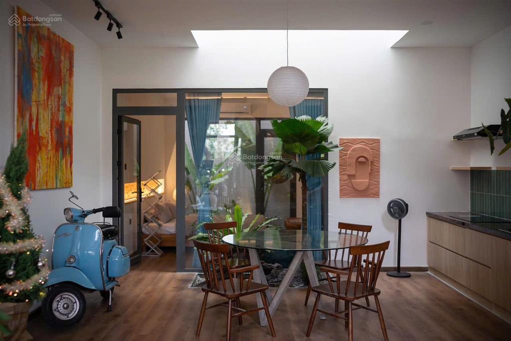 Nhà kts thiết kế đẹp vào ở ngay, hẻm ô tô, 3pn, 3wc, gần ngã tư hóc môn chỉ 5,29 tỷ