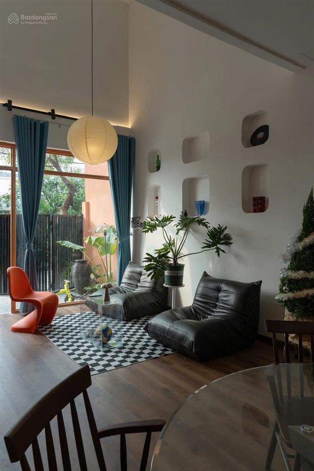 Nhà kts thiết kế đẹp vào ở ngay, hẻm ô tô, 3pn, 3wc, gần ngã tư hóc môn chỉ 5,29 tỷ