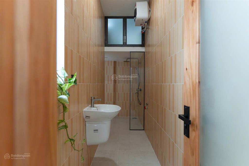 Nhà kts thiết kế đẹp vào ở ngay, hẻm ô tô, 3pn, 3wc, gần ngã tư hóc môn chỉ 5,29 tỷ