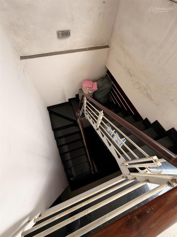 9 tỷ  dt lớn 306m2, thổ cư, ngang đẹp 8m, 3 tầng, đường ô tô, thu nhập 20 triệu, phan văn hớn hm