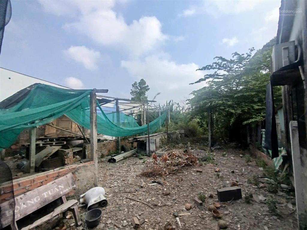 Giá tốt 20 triệu/m2 thổ cư, dt lớn 400m2, 8 tỷ hẻm xe tải, cách đường nguyễn văn bứa 10m